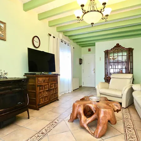Villa in Maryvilla